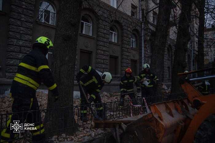 У Києві завершили розбір завалів після атаки РФ 1 січня